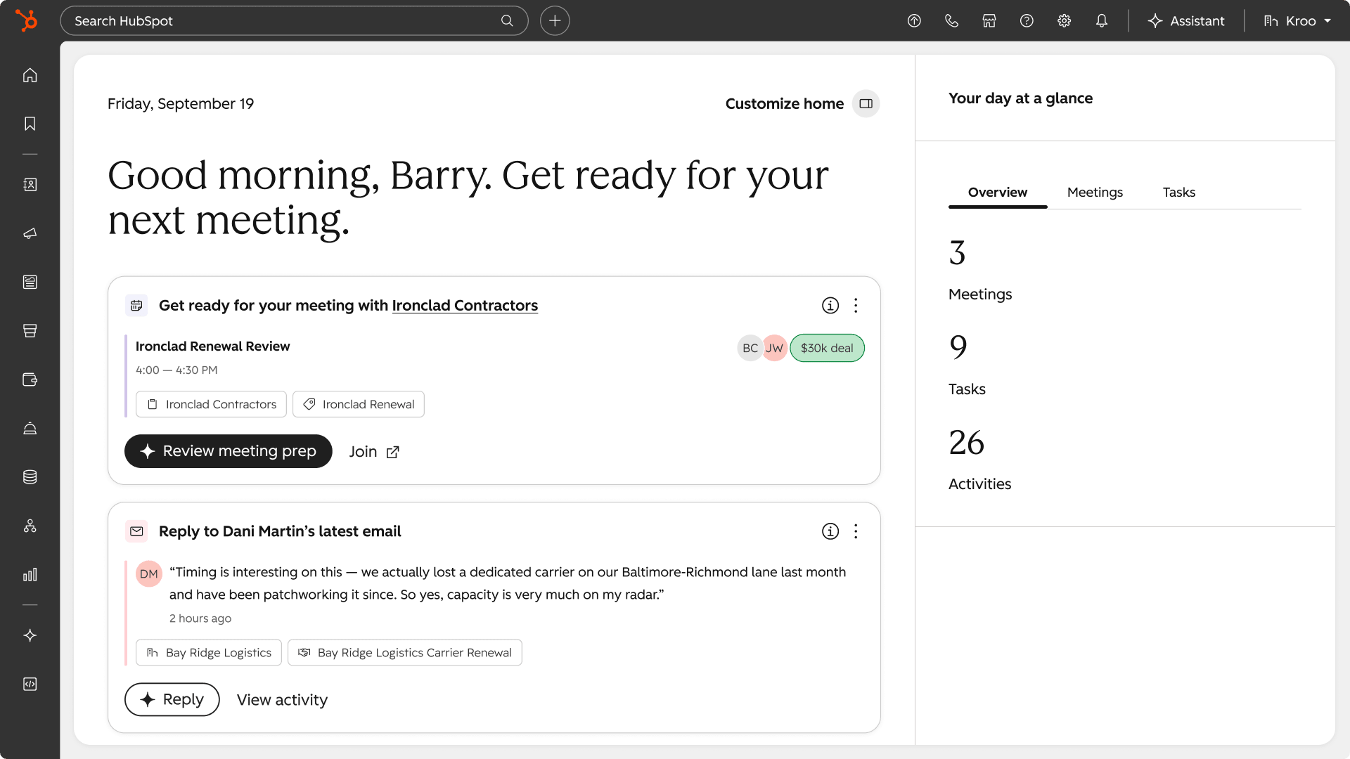 Interfaz de HubSpot con la pantalla de inicio personalizable de HubSpot Starter, donde se muestra un resumen del día: reuniones próximas, la preparación que HubSpot ha hecho para ellas, además de correos recientes, tareas y actividad.