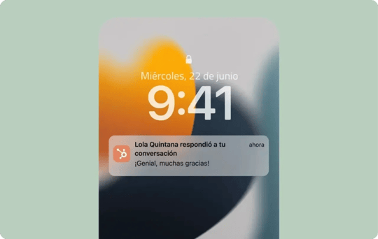 Imagen de la aplicación de CRM móvil de HubSpot mostrando una notificación push.