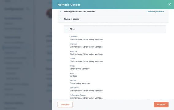 Captura de pantalla del producto de HubSpot que muestra dónde se puede controlar el acceso a diversas herramientas de HubSpot