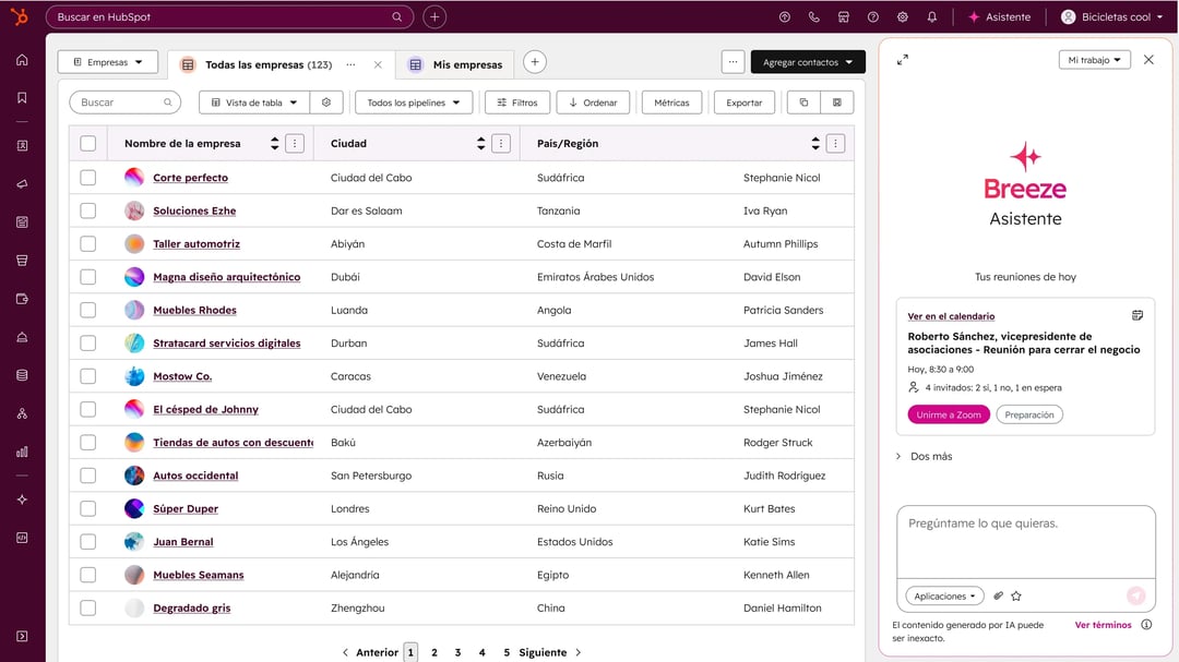 La interfaz del asistente de Breeze en HubSpot